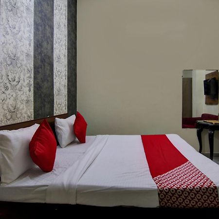 Hotel Yash House Nueva Delhi Exterior foto