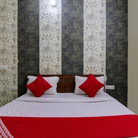 Hotel Yash House Nueva Delhi Exterior foto