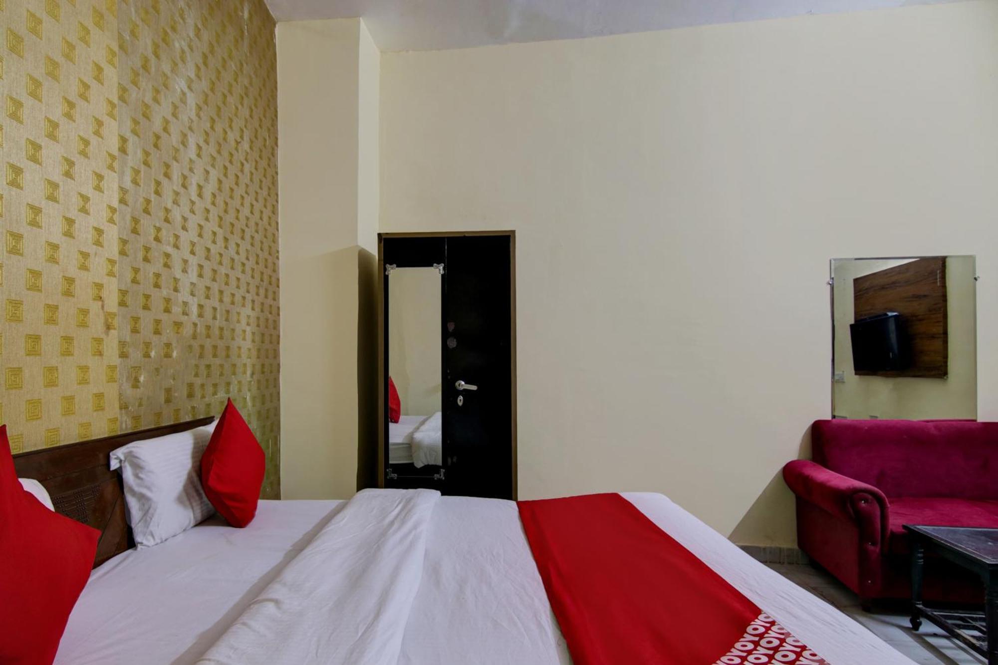 Hotel Yash House Nueva Delhi Exterior foto