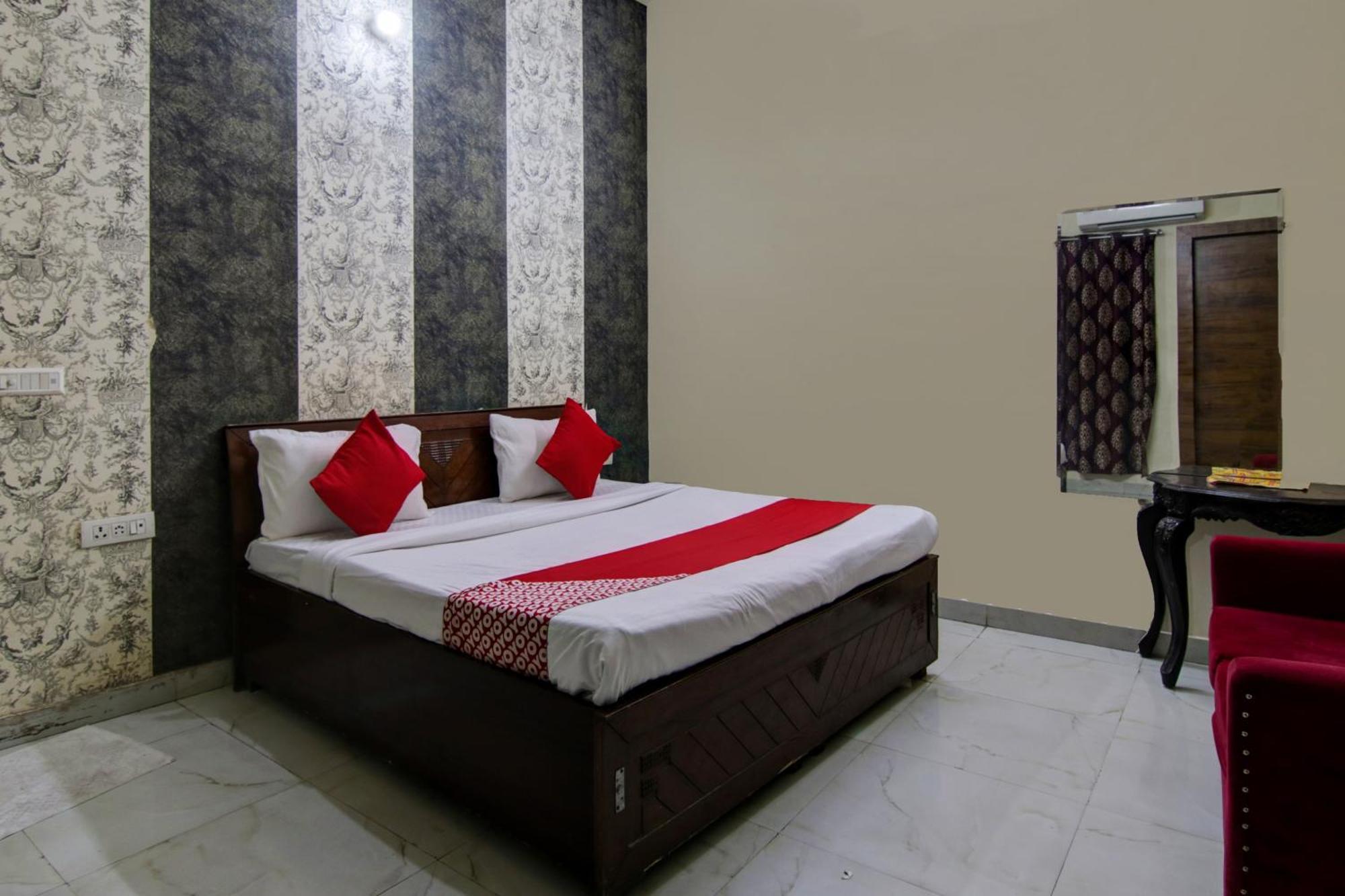 Hotel Yash House Nueva Delhi Exterior foto