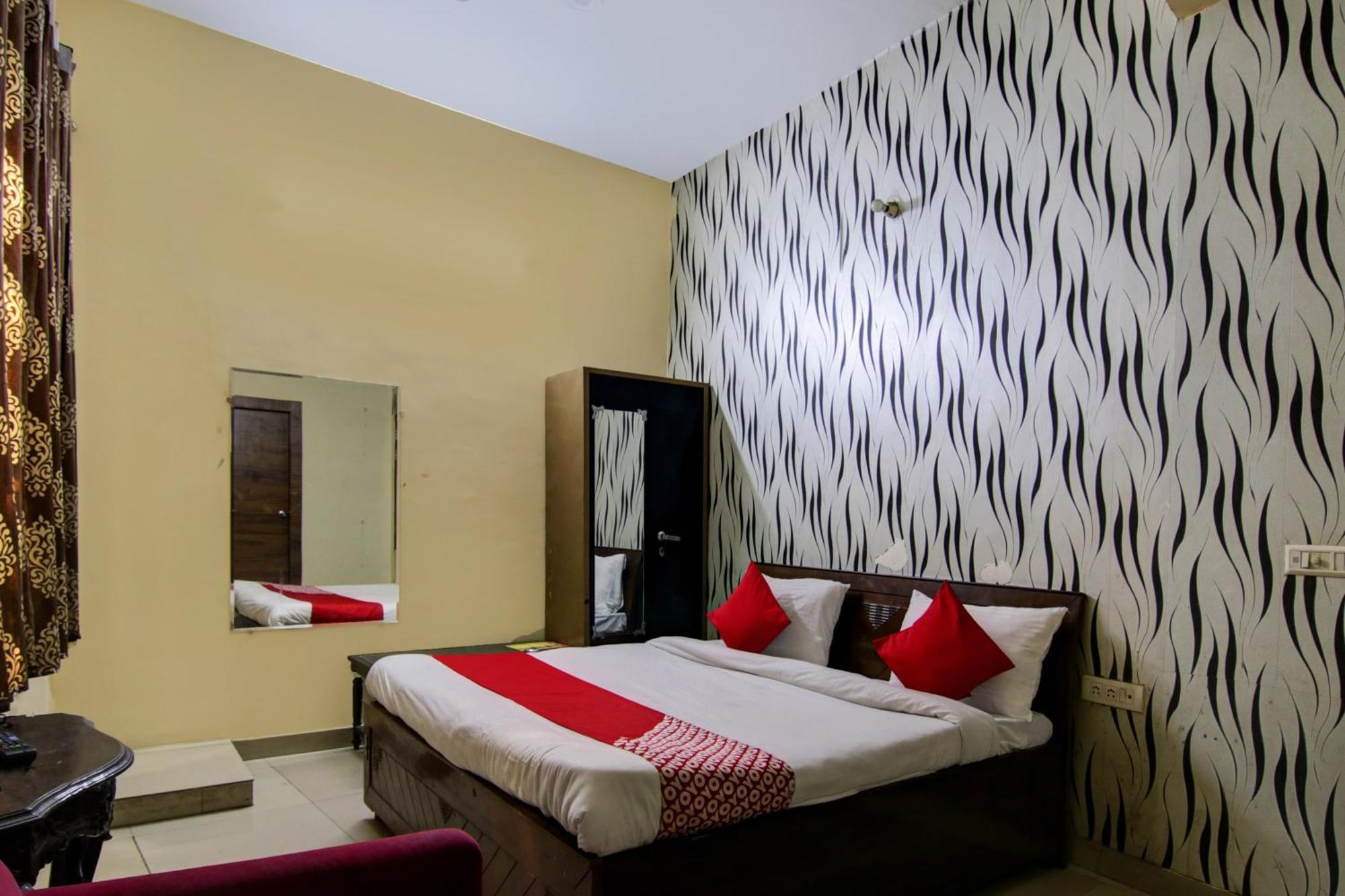 Hotel Yash House Nueva Delhi Exterior foto