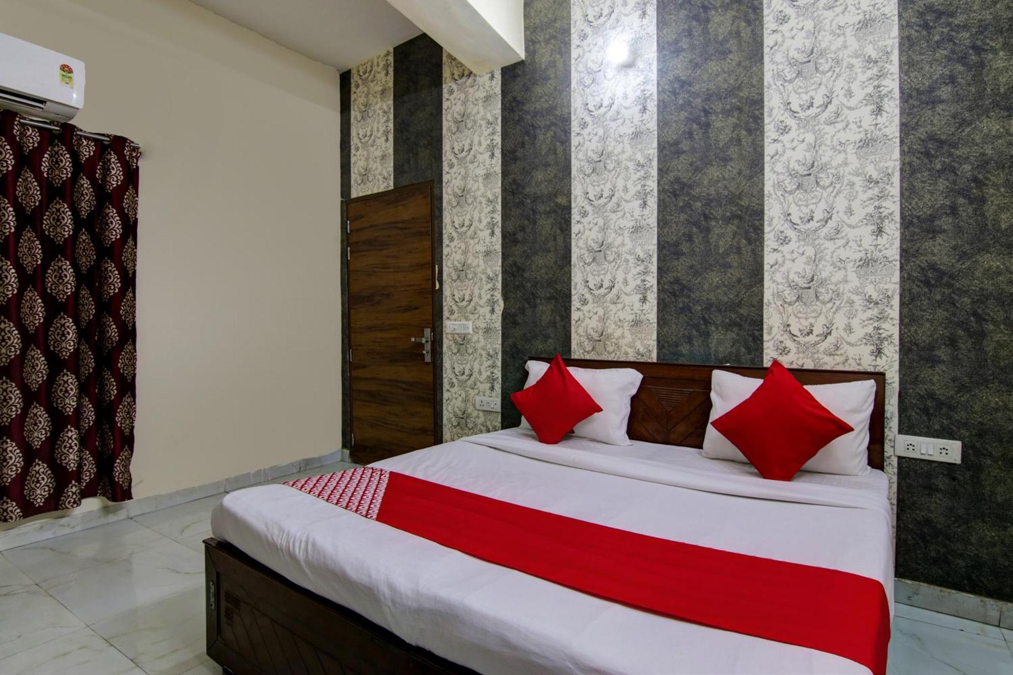 Hotel Yash House Nueva Delhi Exterior foto